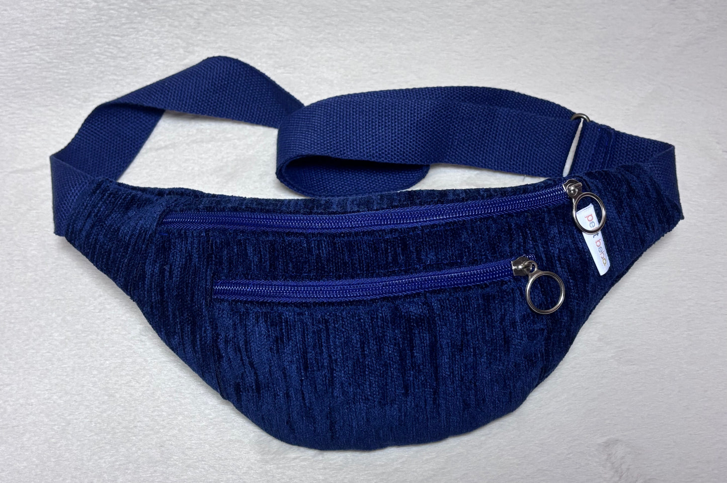 sac banane pour adulte en velours bleu marine avec sangle assortie - petit beba