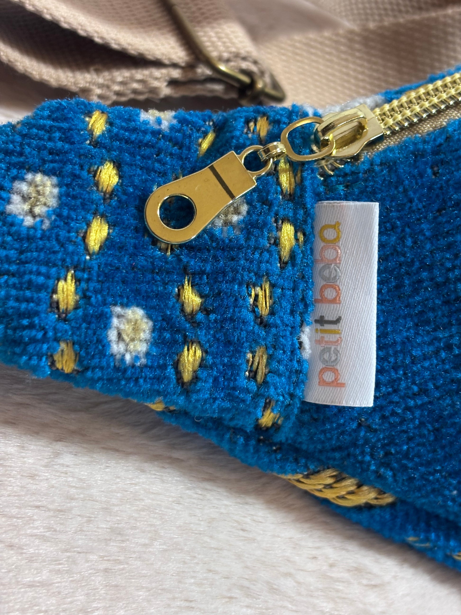 sac banane signature pour adulte en tissu bleu à motifs avec sangle beige - petit beba