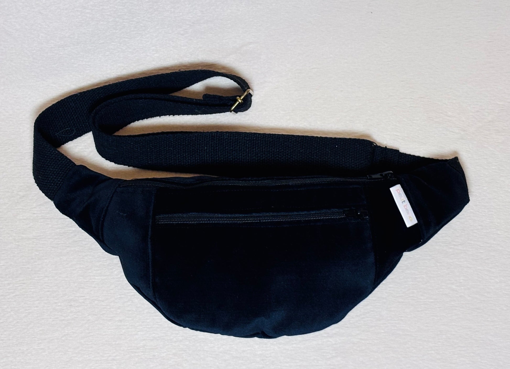 sac banane signature pour adulte en velours noir avec sangle noir -petit beba