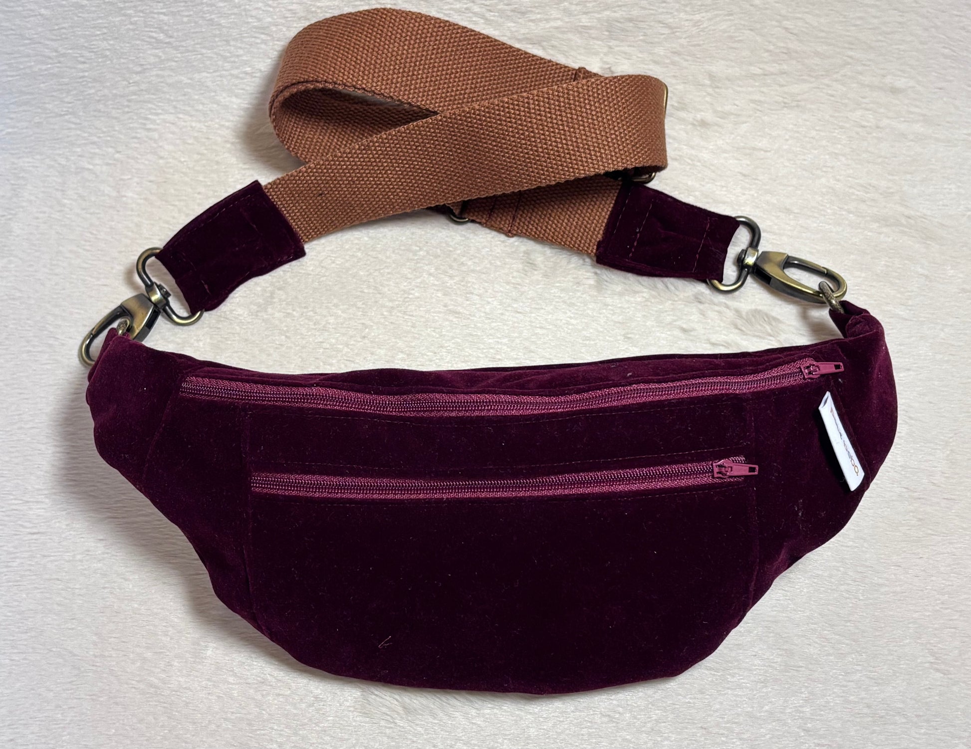 sac banane signature pour adulte en velours bordeaux - petit beba